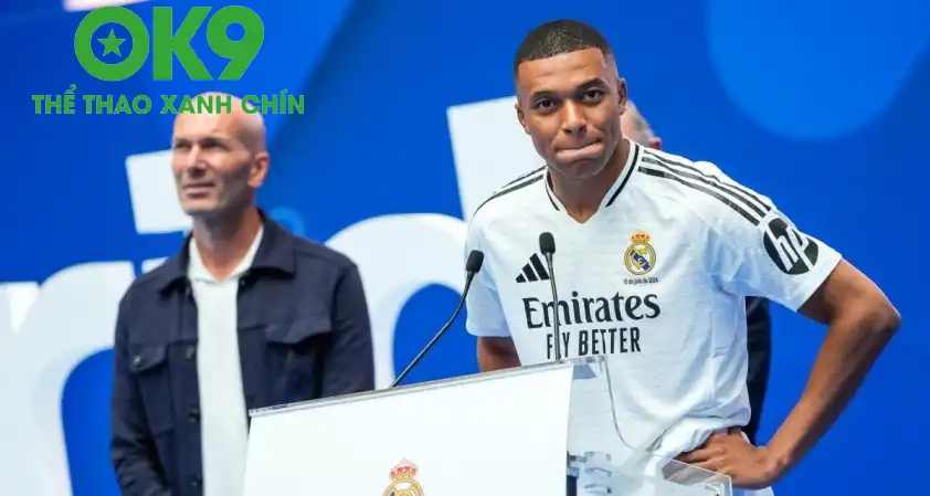 Mbappe, Zidane không chỉ là thần tượng thời thơ ấu, mà còn là nguồn cảm hứng bất tận cho thế hệ cầu thủ trẻ (Ảnh: Icon sport)